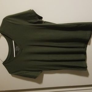 Green B-Neck Tshirt. size medium.